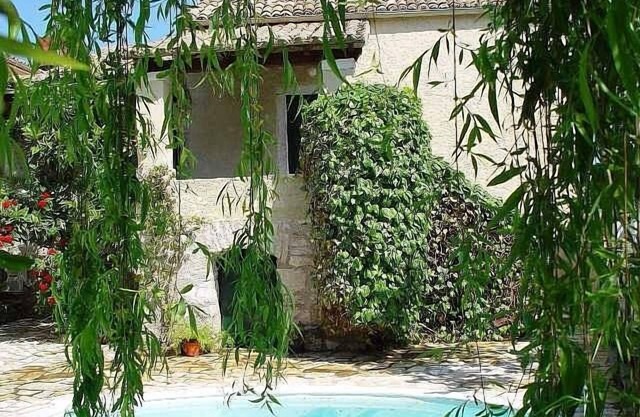 Villa with Private Pool and Yard/Garden. Ideal long term winter retreat.