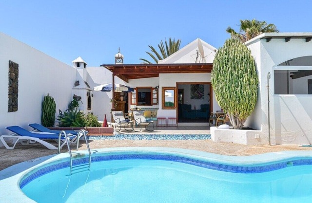 Villa with private pool and free wifi