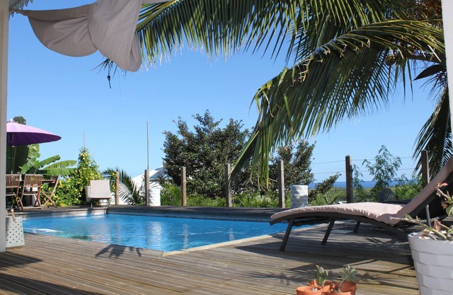 Villa with pool, sea and mountain views