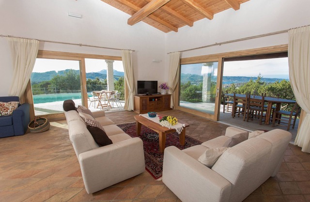 VILLA WITH SEA VIEW POOL