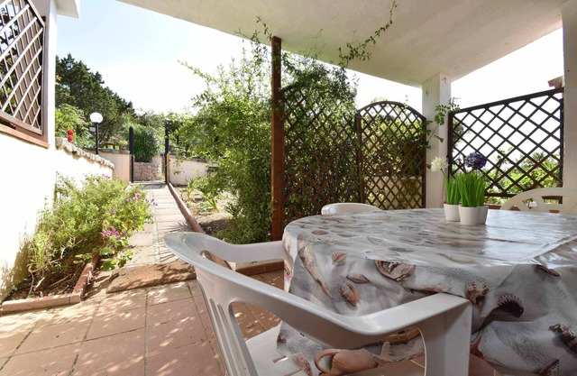 Villa with sea view in Residence with swimming pool