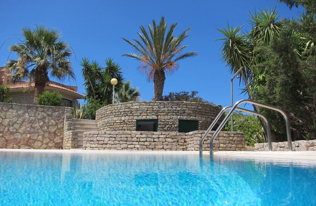 Villa with swimming pool in an oasis of relaxation - Take advantage!