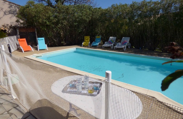 villa with swimming pool in 9 km of the sea