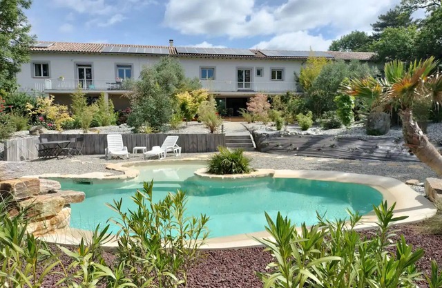 Villa 'Zen Et Tropicale' with Mountain View, Shared Pool and Wi-Fi