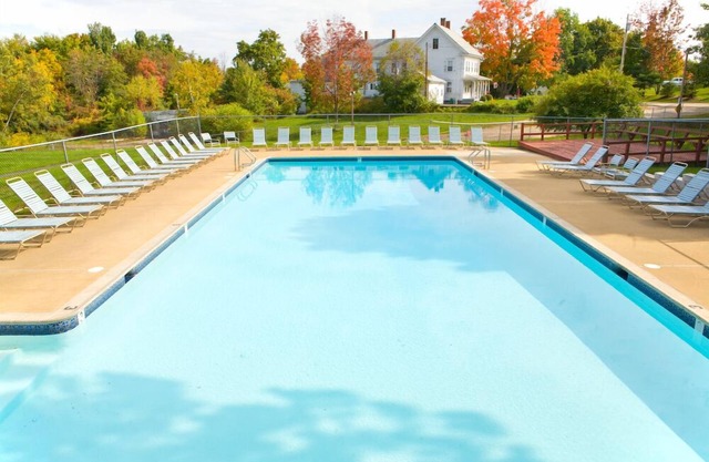 Village at Winnipesaukee Condo Walk to BEACH!