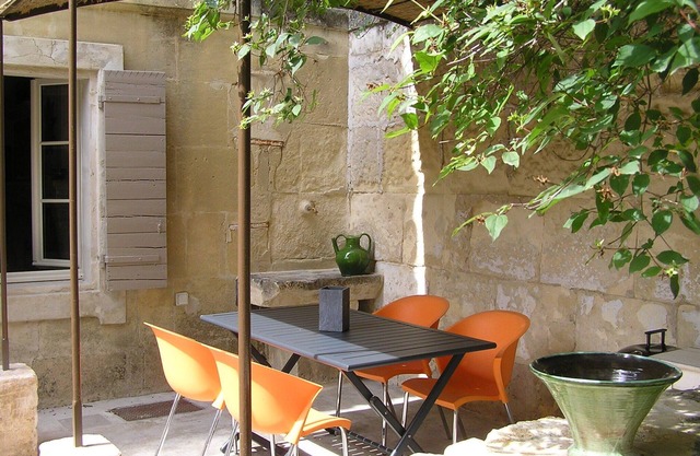 Village house in Provence for 2 to 4 people at the foot of the Alpilles mountains