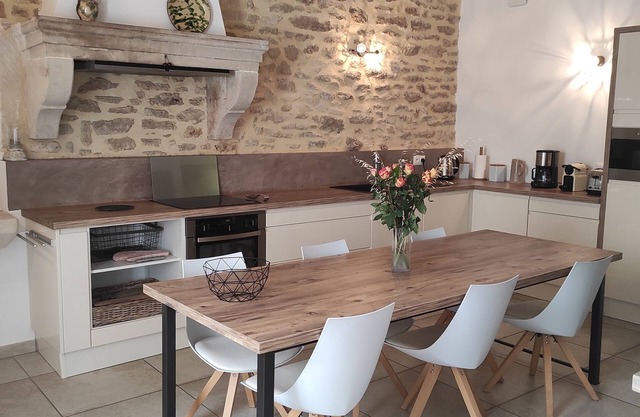 Village house with garden and private pool in RICHERENCHES