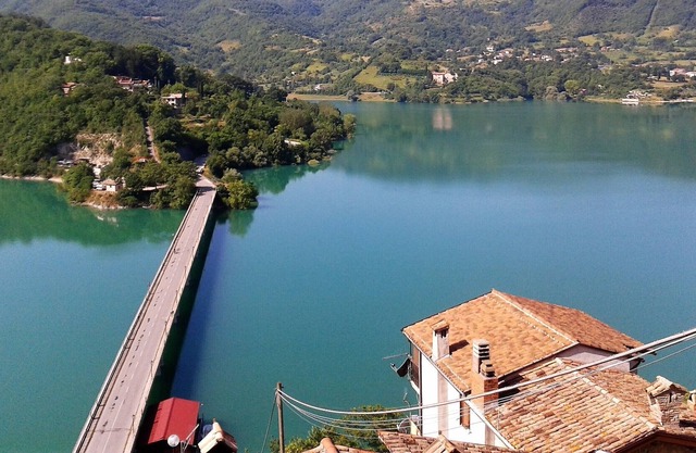 Village on the Lake Holiday House