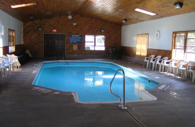 Villager Motel & Glen Manor Estate