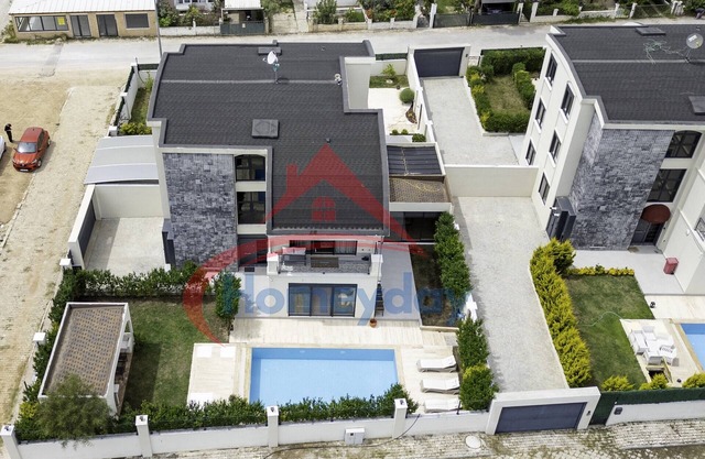 Villaharmony B2 : p/Pool, Garden w/BBQ, 7 Guest, Family and Pet Friendly.