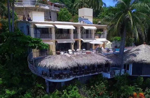 VillaParaisoAca, With Beautiful View & Private Beach. Christmas Special.