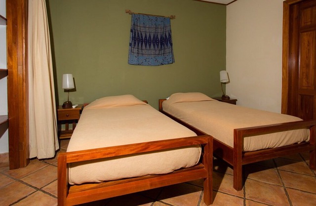 Villas Iguana A-14: Beachfront Condo!