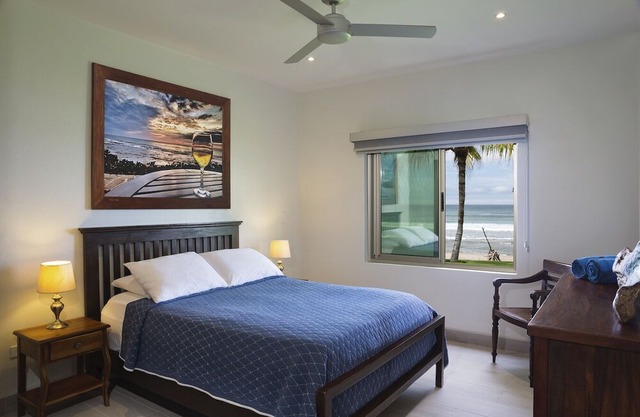 Villas Iguana A-6: Beachfront Condo