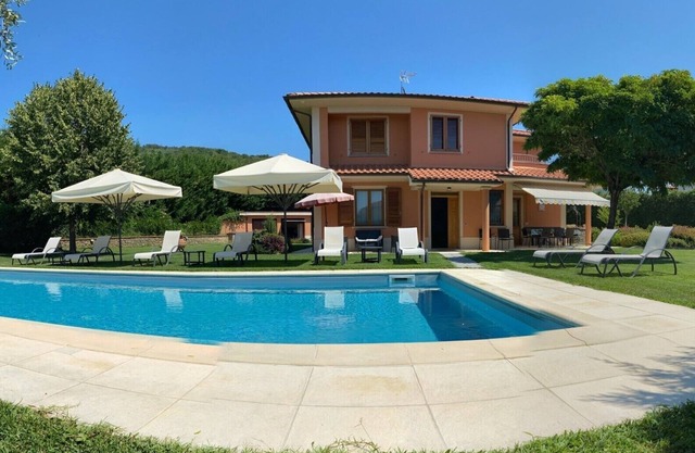 Villino Blu private villa for relaxation in Tuscany 10+2 sllepsBig house