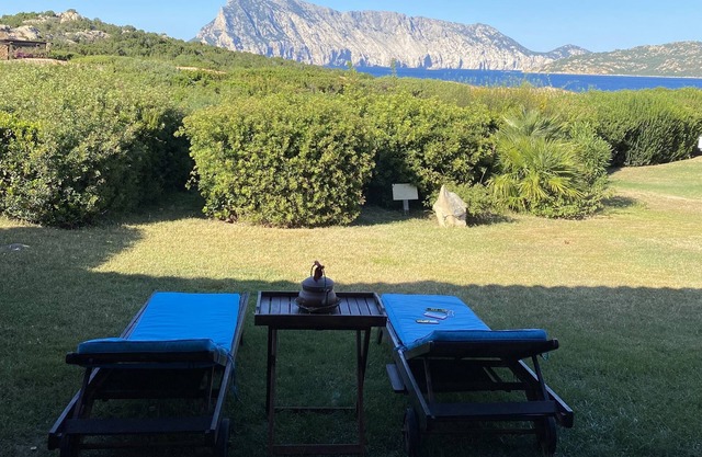 Villino D5 150mt from the beach overlooking the sea and Tavolara island