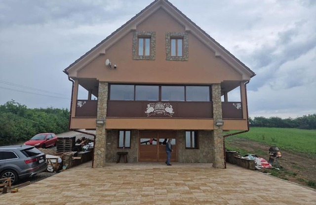 Vinársky dom u kríža