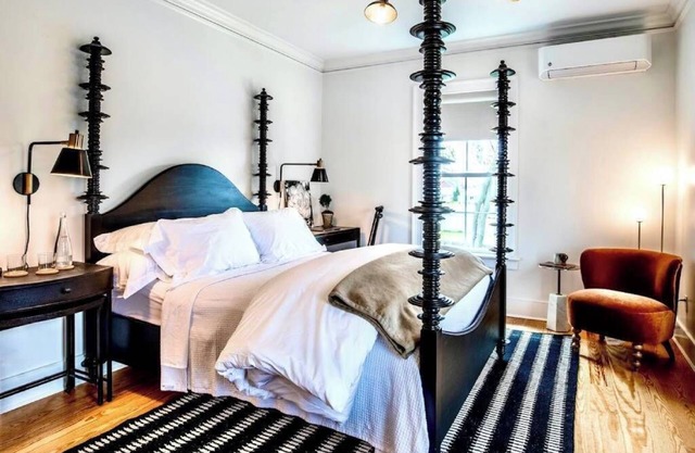 Vine + Sand-Southold, NY'S Newest B&B Room-Room 3-Queen Bed and Ensuite Bathroom With Rain Shower