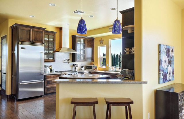 ViNO on ViNEYARD-Westside Wine Trail Estate