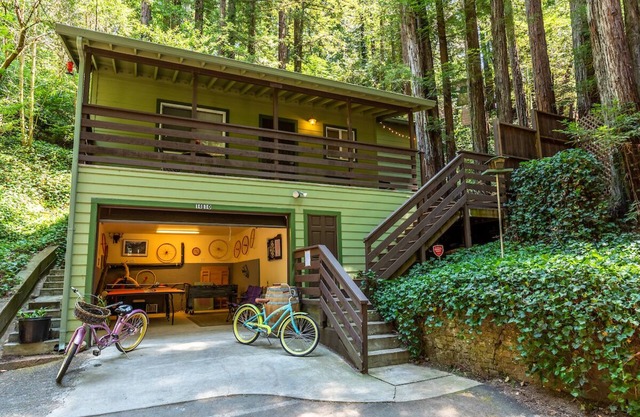 Vino Velo: Captivating Cabin in Redwoods! Cozy & Dynamic! HtTb/Pup/WiFi