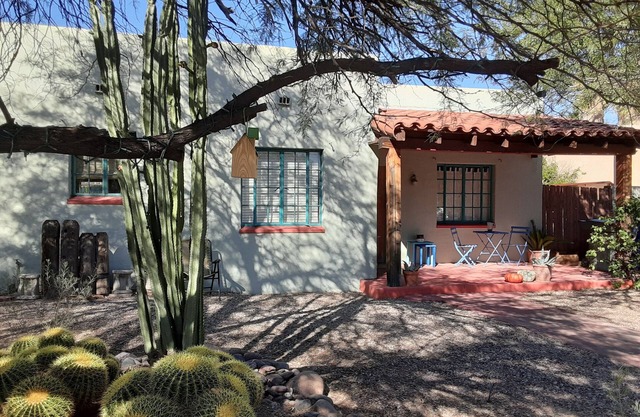 Vintage 1931 home in historic neighborhood just 1 block from UA, w/pool, views