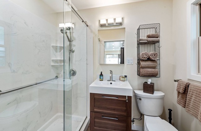 Vintage 2 bedroom, Proctor Terrace