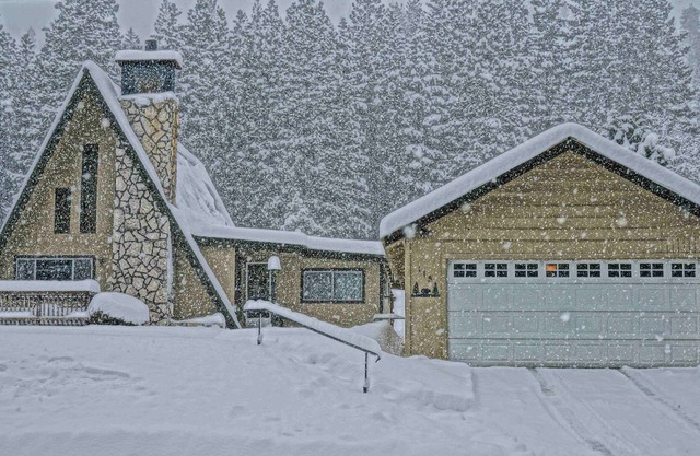 Vintage aframe, four season splendor!