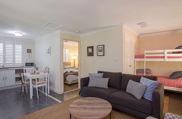 Vintage Beach Cottage in Binningup