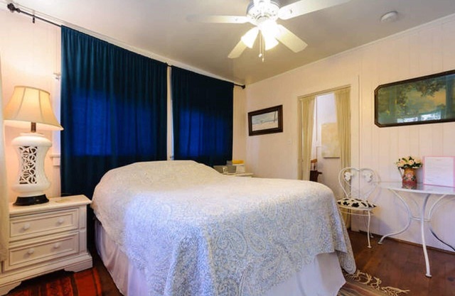 Vintage California Bungalow, 18 blocks from the beach