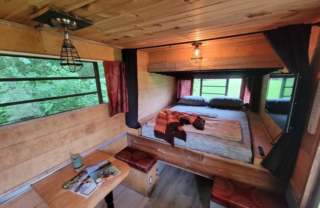 Vintage Camper Cabin on Beautiful Farm Near Ark & Bourbon Trailn