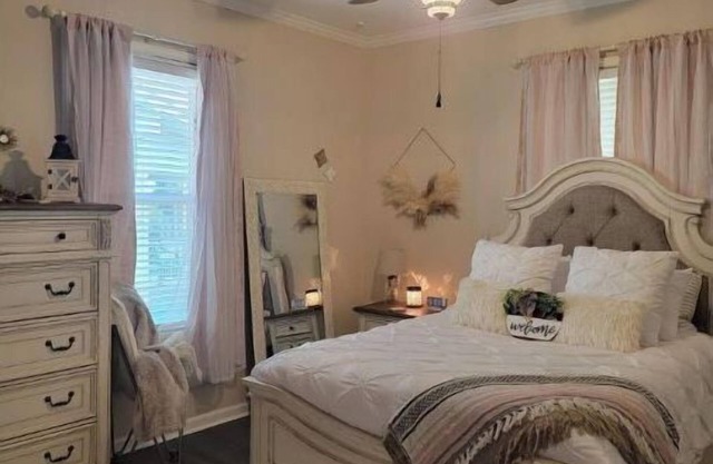 Vintage Chic Renovated Townhome