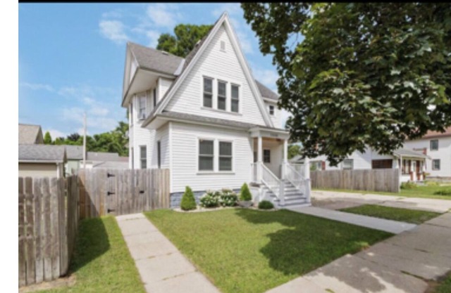 Vintage Home in Portage, WI