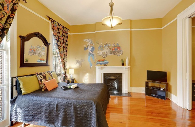 Vintage Home near French QTRS 40% Off Summer
