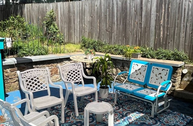 Vintage Motor Court Pet-friendly Ligonier Studio.