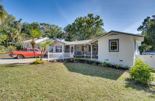 Vintage Mount Dora Cottage w/Screened Porch!