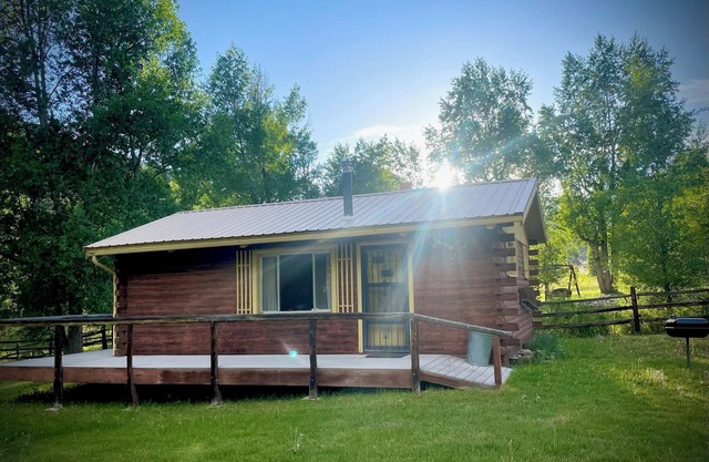 Vintage TATA River Cabin: Shavano Cabin