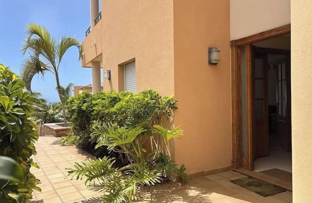 VIP Villa with Sea View, 5 Bedrooms and Heated Pool