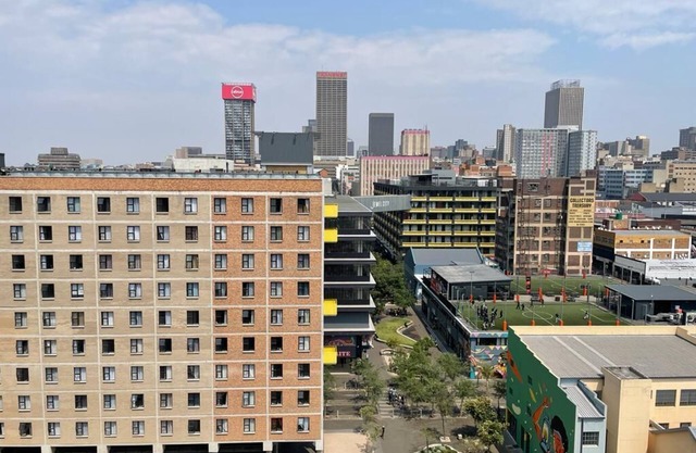 Virbrant, Maboneng apartment - in the art district