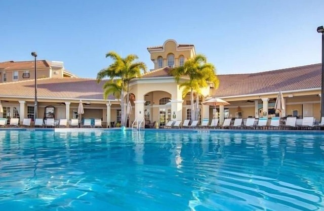 Vista Cay Resort, Next To Universal 821 3 Bedroom Townhouse