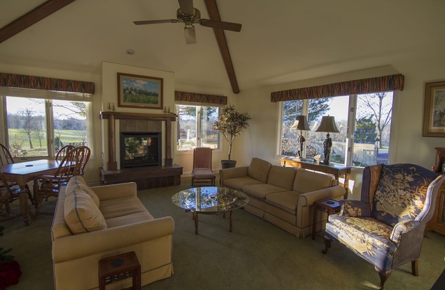 VISTA: Country Estate, 200+ PERFECT reviews! Views & PRIVACY.Seniors?-YES!