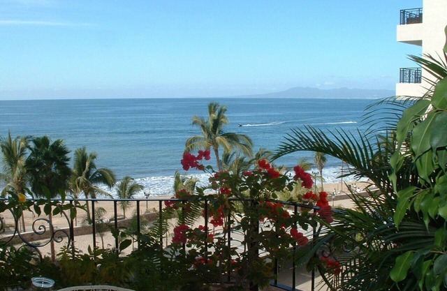 Vista del Sol is located in the very charming neighborhood of Zona Romantica .