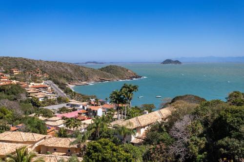 Vista Mar - João Fernandes - 4 suítes, piscina e área Gourmet - 10 Pessoas