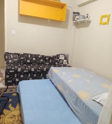 Vista para o mar e Farol de Olinda, Perto da FACULDADE DE MEDICINA DE OLINDA , Cama Solteiro Com colchão Adicional, Estante e Ventilador