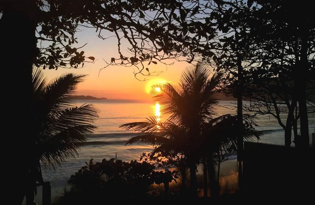 Viva Ingleses beach house in Florianópolis, right on the sand.
