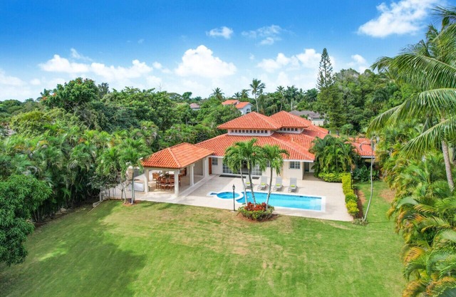 Vivero 24: Cozy villa w/pool, Jacuzzi, waiter and housekeeper