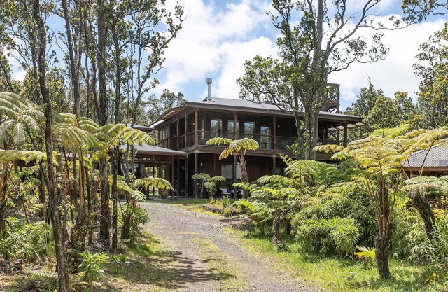 Volcano Forest House next to Volcano National Park