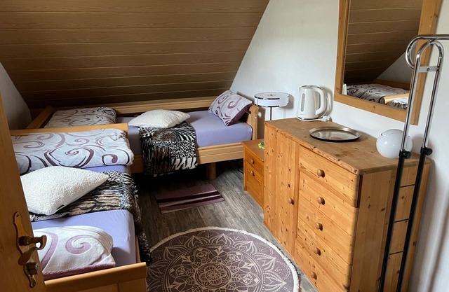 Volkach near highway A3/room 2 beds/bathroom