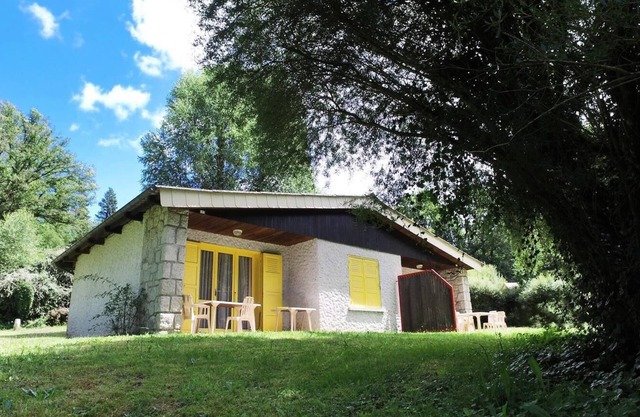 VVF Haute Dordogne *** - 3 Rooms 8 People 1 baby