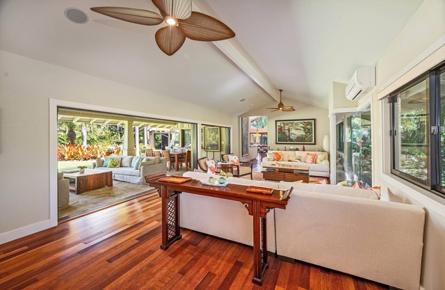 Waialae Golf Estates Tranquil Home w/Private Pool-Exclusive Golf Course View