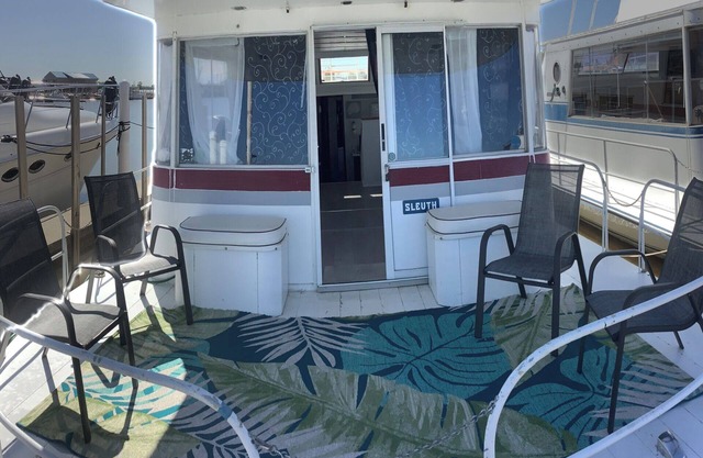 Wake up ON the lake aboard Sleuth!