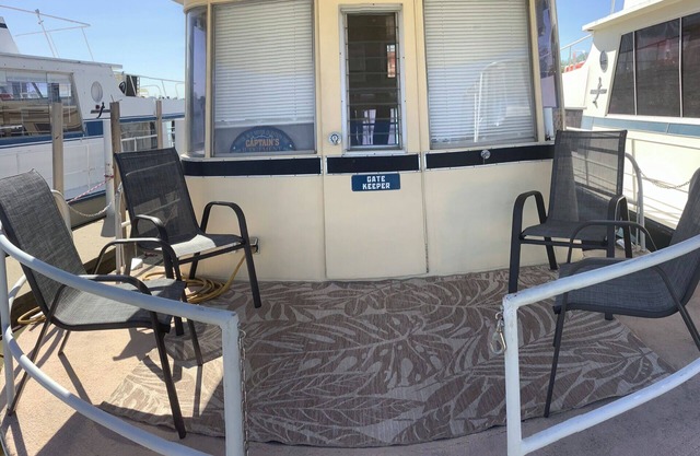 Wake up on the Lake! … Gate Keeper